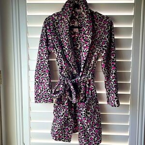 Victoria's Secret Pink Heat 💕Leopard Plush Robe XS/S NWT